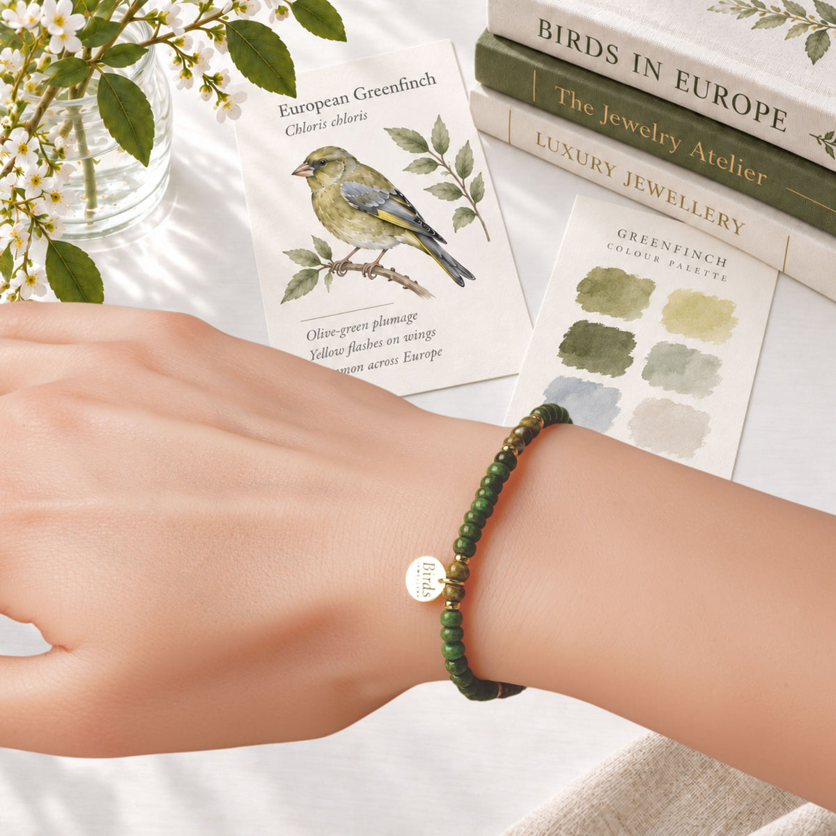 Coleção Greenfinch - pulseira em tons de verde no pulso, cristal boémio e prata 925