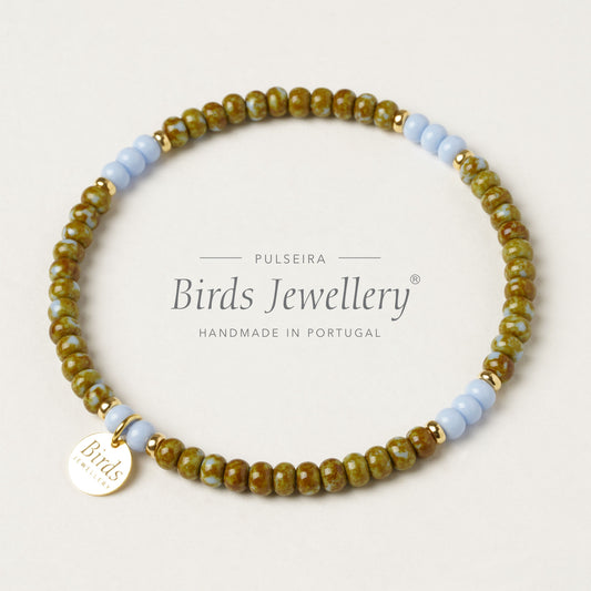 Pulseira Verde Azeitona & Azul Bebé Birds Jewellery em contas de cristal boémio e prata 925 dourada, feita à mão em Portugal.